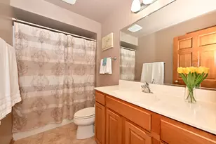 9225 Auburn Ct, Racine, WI 53406 - Photo 18