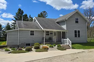323 S Heritage Dr, Oostburg, WI 53070 - Photo 1
