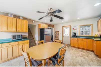 323  S Heritage Dr, Oostburg, WI 53070 - Photo 4