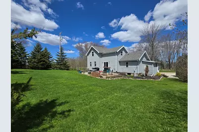 323  S Heritage Dr, Oostburg, WI 53070 - Photo 18