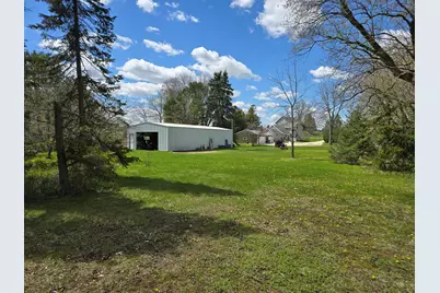 323  S Heritage Dr, Oostburg, WI 53070 - Photo 24