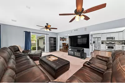 1321 E Maass Dr, Oak Creek, WI 53154 - Photo 12