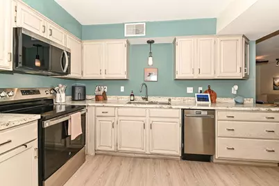 3916 N Oakland Ave #117, Milwaukee, WI 53211 - Photo 18