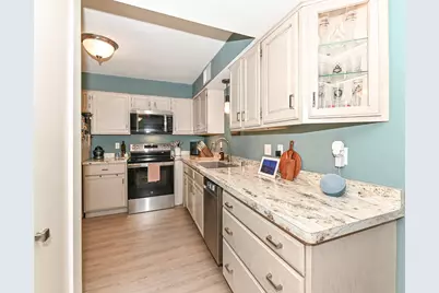 3916 N Oakland Ave #117, Milwaukee, WI 53211 - Photo 12