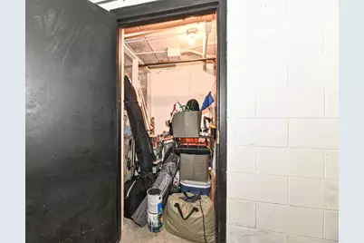 3916 N Oakland Ave #117, Milwaukee, WI 53211 - Photo 32