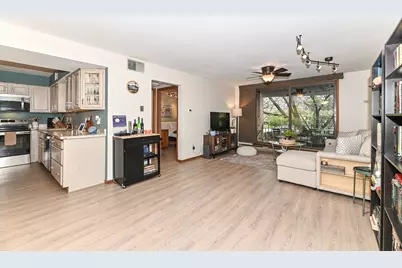 3916 N Oakland Ave #117, Milwaukee, WI 53211 - Photo 6