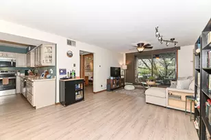 3916 N Oakland Ave, Milwaukee, WI 53211 - Photo 6