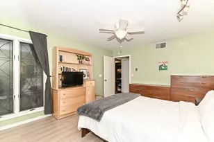 3916 N Oakland Ave, Milwaukee, WI 53211 - Photo 24