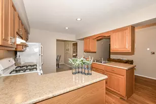 12151 W Diane Dr, Wauwatosa, WI 53226 - Photo 10
