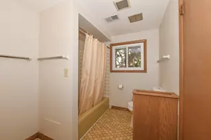 12151 W Diane Dr, Wauwatosa, WI 53226 - Photo 26