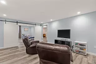 N51W35827 Hillcrest Ct, Oconomowoc, WI 53066 - Photo 48