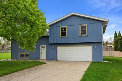 115  Conrad Ct, Mukwonago, WI 53149 - Photo 1