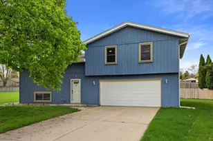 115 Conrad Ct, Mukwonago, WI 53149 - Photo 1