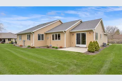 4033  Spring Ct, Sheboygan, WI 53083 - Photo 4