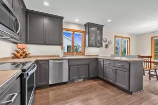 4033 Spring Ct, Sheboygan, WI 53083 - Photo 18