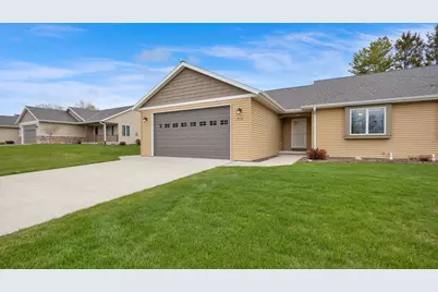 4033  Spring Ct, Sheboygan, WI 53083 - Photo 2