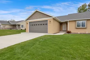 4033 Spring Ct, Sheboygan, WI 53083 - Photo 2