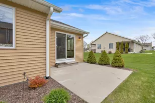 4033 Spring Ct, Sheboygan, WI 53083 - Photo 6