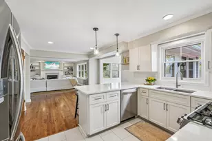 1722 W Thrush Ln, Mequon, WI 53092 - Photo 8