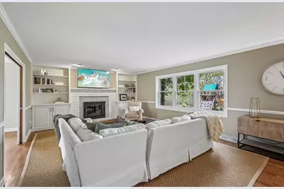 1722 W Thrush Ln, Mequon, WI 53092 - Photo 2