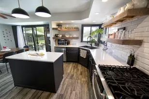 N68W13722 Bay Ridge Ct, Menomonee Falls, WI 53051 - Photo 8