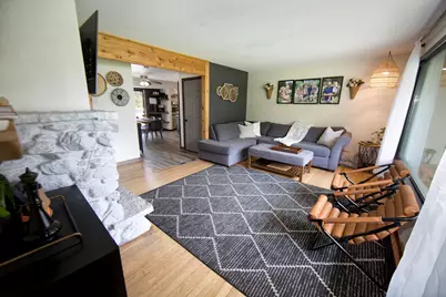 N68W13722  Bay Ridge Ct, Menomonee Falls, WI 53051 - Photo 2