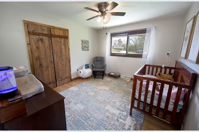 N68W13722  Bay Ridge Ct, Menomonee Falls, WI 53051 - Photo 12