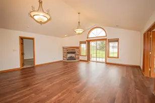 W197N17085 Stonewall Dr, Jackson, WI 53037 - Photo 24