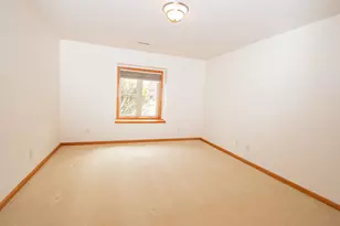 W197N17085 Stonewall Dr, Jackson, WI 53037 - Photo 16