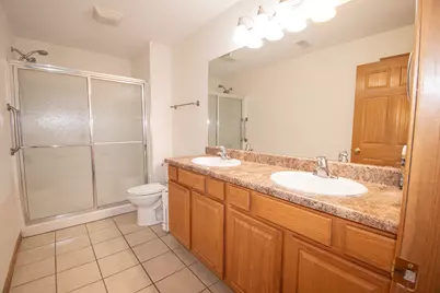 W197N17085  Stonewall Dr, Jackson, WI 53037 - Photo 14