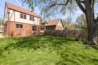 2844 N Hartung Ave, Milwaukee, WI 53210 - Photo 8