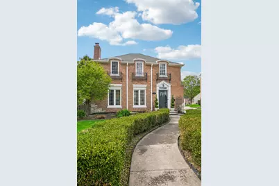 2411 N 96th St, Wauwatosa, WI 53226 - Photo 4