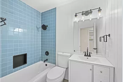 9131 N Pelham Pkwy, Bayside, WI 53217 - Photo 14
