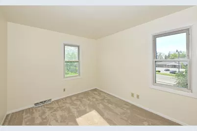 W167N11188  Queens Ct #W167N11190, Germantown, WI 53022 - Photo 44