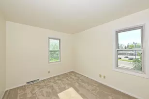 W167N11188 Queens Ct, Germantown, WI 53022 - Photo 44