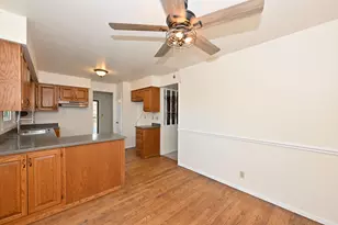 W167N11188 Queens Ct, Germantown, WI 53022 - Photo 32