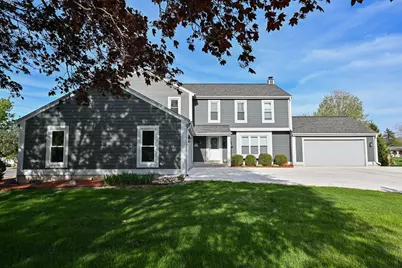 W167N11188  Queens Ct #W167N11190, Germantown, WI 53022 - Photo 2