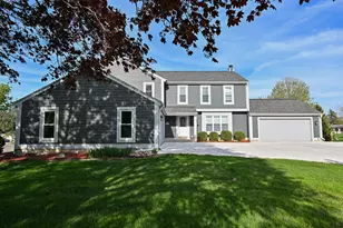 W167N11188 Queens Ct, Germantown, WI 53022 - Photo 2