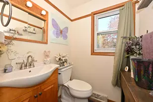 W167N11188 Queens Ct, Germantown, WI 53022 - Photo 10