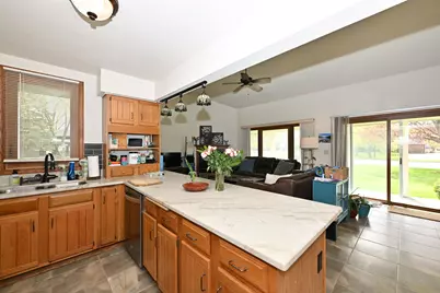 W167N11167  Queens Ct #W167N11169, Germantown, WI 53022 - Photo 10
