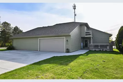 W167N11167  Queens Ct #W167N11169, Germantown, WI 53022 - Photo 6