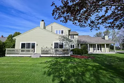 W167N11167  Queens Ct #W167N11169, Germantown, WI 53022 - Photo 2