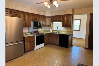 12329 W Larkspur Rd, Franklin, WI 53132 - Photo 10
