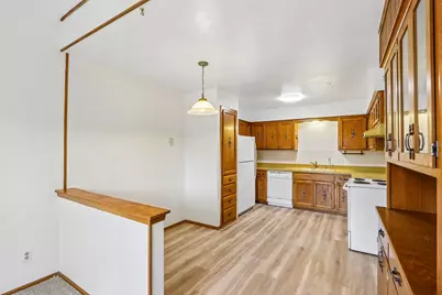 17654  Nassau Dr, Brookfield, WI 53045 - Photo 12
