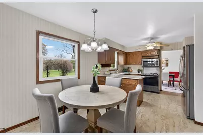 1634 W River Oaks Ln, Mequon, WI 53092 - Photo 8