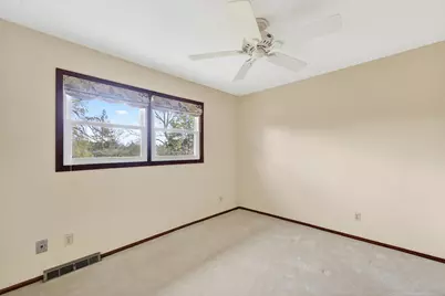 1634 W River Oaks Ln, Mequon, WI 53092 - Photo 18