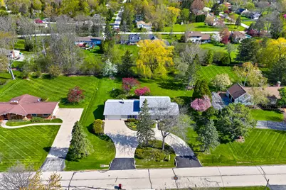 1634 W River Oaks Ln, Mequon, WI 53092 - Photo 30