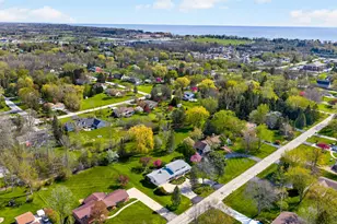 1634 W River Oaks Ln, Mequon, WI 53092 - Photo 32
