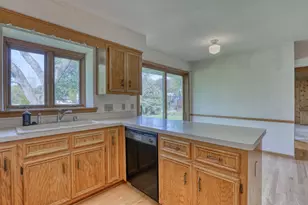 4355 S Longview Dr, New Berlin, WI 53151 - Photo 8