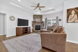 7906 W Park Circle Way, Franklin, WI 53132 - Photo 4